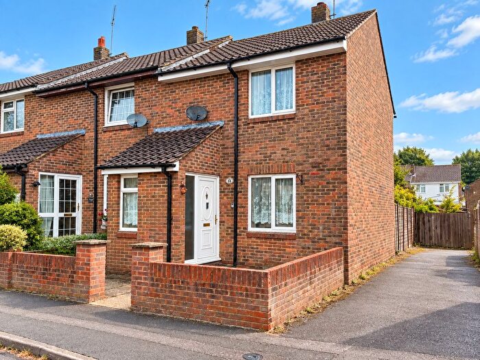 2 Bedroom End Of Terrace House For Sale In Beecholme Drive, Kennington, Ashford, Kent, TN24