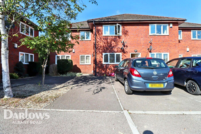 2 Bedroom Flat For Sale In Deemuir Square, Cardiff, CF24