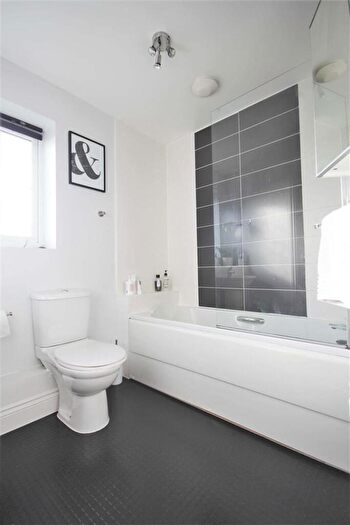 2 Bedroom Apartment To Rent In Elsanta Crescent, Titchfield Common, PO14