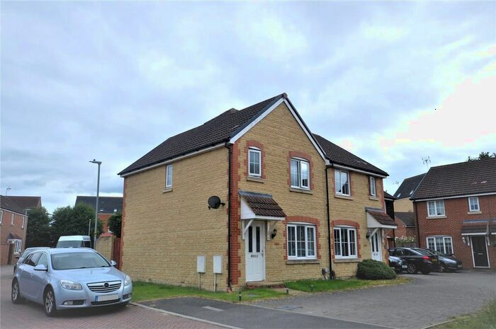 3 Bedroom End Of Terrace House To Rent In Cleveland Road, Swindon, SN5