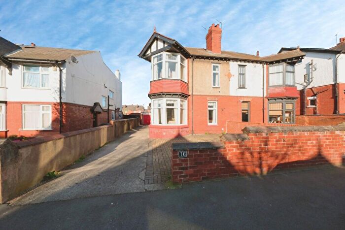 5 Bedroom Semi Detached House For Sale In Axholme Road, Doncaster, South Yorkshire, DN2