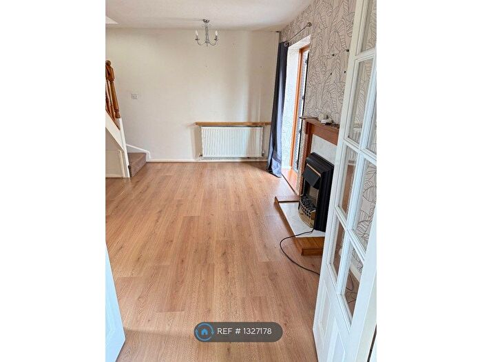 2 Bedroom Semi-Detached House To Rent In Houghton Court, Derby, DE21