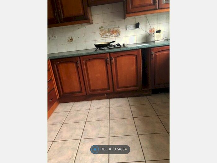 5 Bedroom Detached House To Rent In Hurstbourne Gardens, Barking Essex, IG11