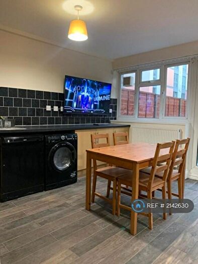 4 Bedroom Maisonette To Rent In Hambley House, London, SE16