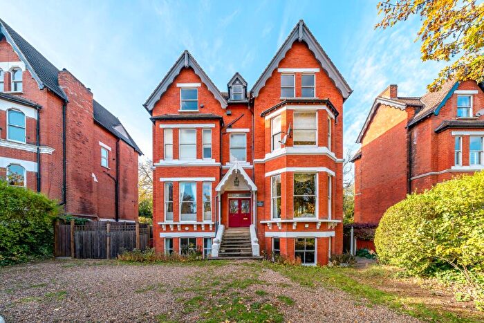 2 Bedroom Flat To Rent In Gipsy Hill, London, SE19