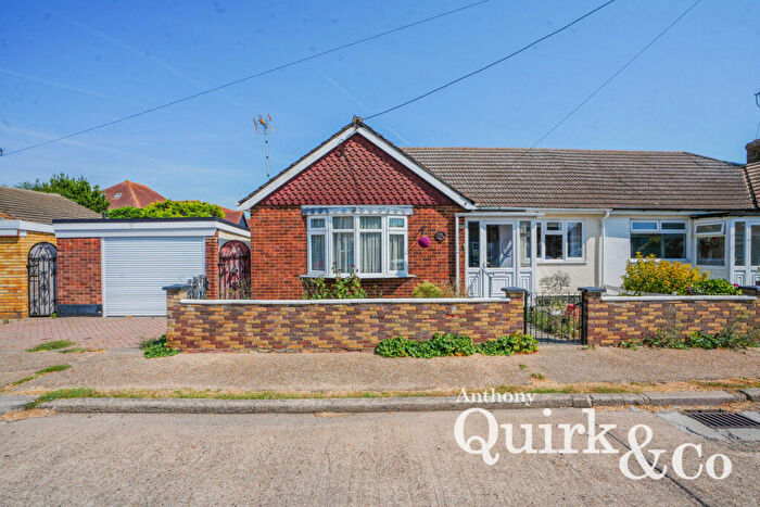 2 Bedroom Bungalow For Sale In Weel Road, Canvey Island, SS8