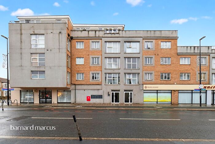 2 Bedroom Flat For Sale In High Street Colliers Wood, London, SW19