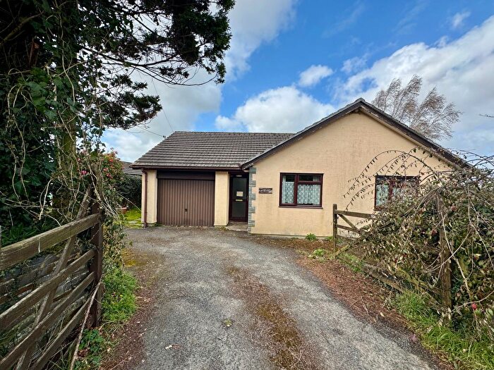 2 Bedroom Detached Bungalow For Sale In East Street, Beaworthy, EX21