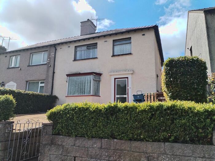3 Bedroom Property To Rent In Trehwfa, Bangor, LL57