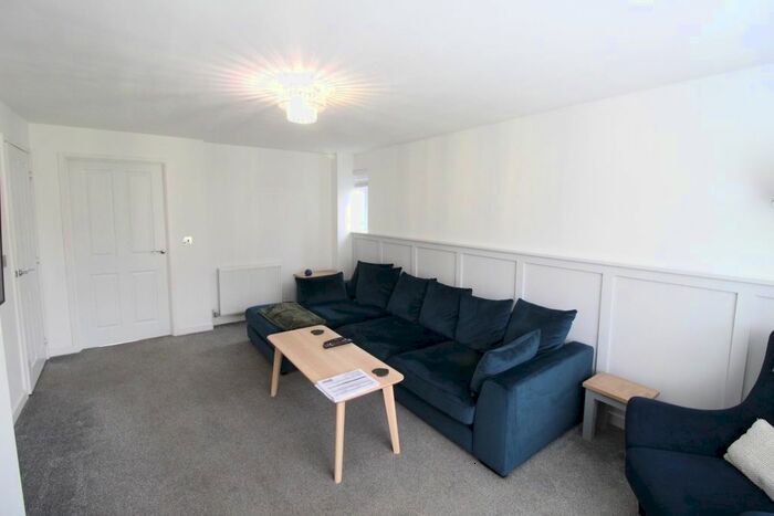 3 Bedroom Semi-Detached House For Sale In Viscount Street, Fitzwilliam, Pontefract, WF9