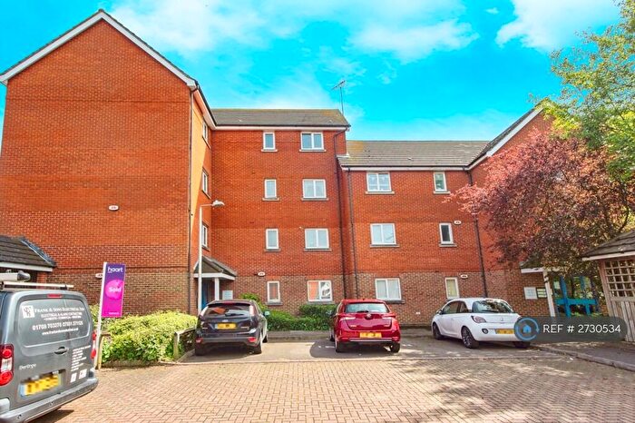 2 Bedroom Flat To Rent In Worthing Close, Grays, RM17