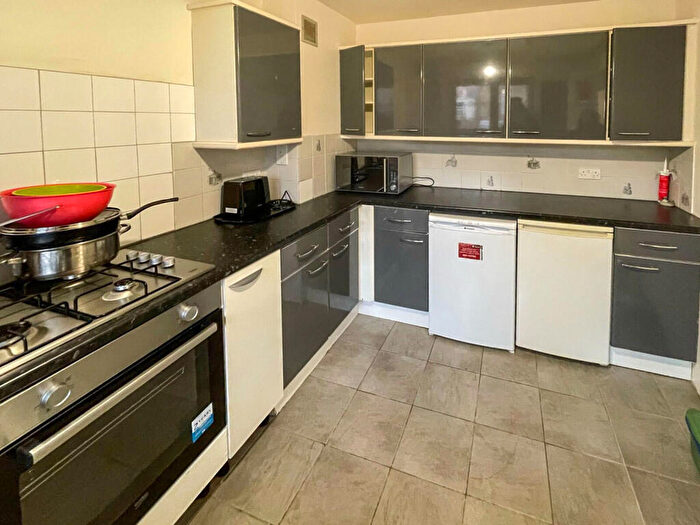 2 Bedroom Maisonette To Rent In Eglinton Road, Woolwich, London, SE18