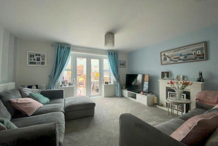 3 Bedroom Property To Rent In Atkins Close, Westerham, TN16