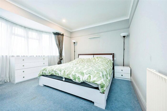 4 Bedroom Detached House For Sale In Clarendon Street, Bedford, Bedfordshire, MK41