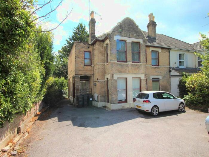 2 Bedroom Flat To Rent In Alumhurst Road, Alum Chine, Bournemouth, BH4