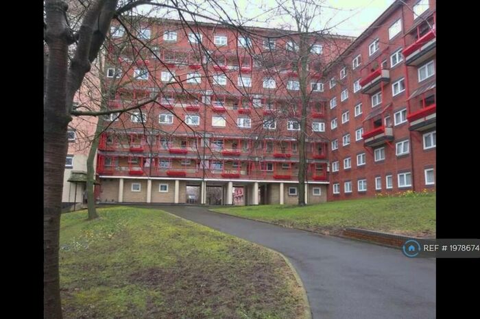 3 Bedroom Maisonette To Rent In Queens Court, Newcastle Upon Tyne, NE4
