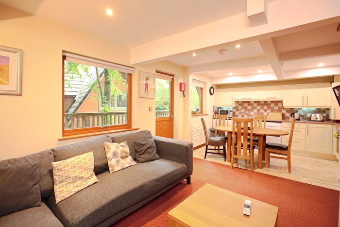 3 Bedroom Mobile/park Home For Sale In Finlake Holiday Park, Newton Abbot, TQ13