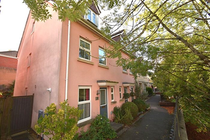 3 Bedroom Semi-detached House For Sale In Oakfields, Tiverton, Devon, EX16