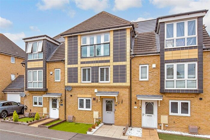 4 Bedroom Town House For Sale In Chapel Drive, Dartford, Kent, DA2
