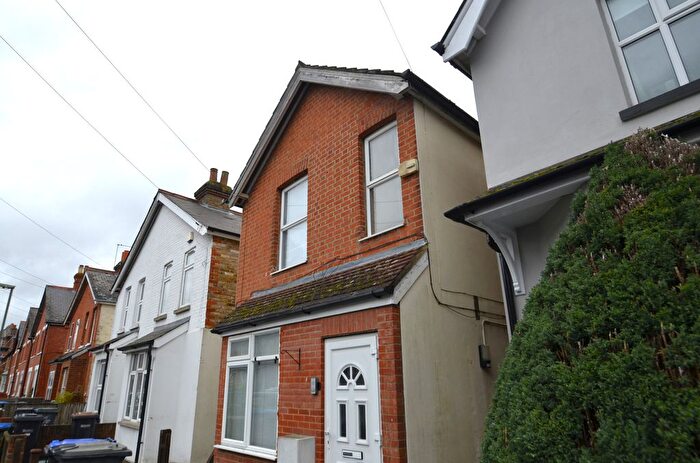 1 Bedroom Flat To Rent In Milton Road, Egham, TW20