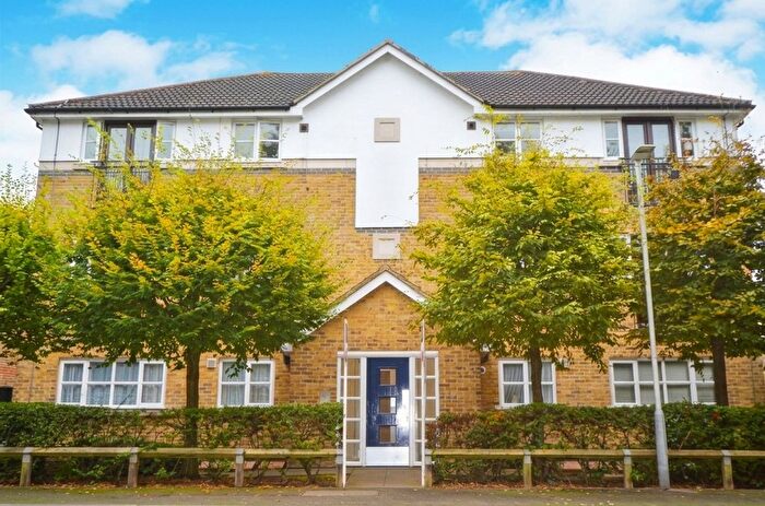 1 Bedroom Flat For Sale In Sandalwood Drive, Ruislip, HA4