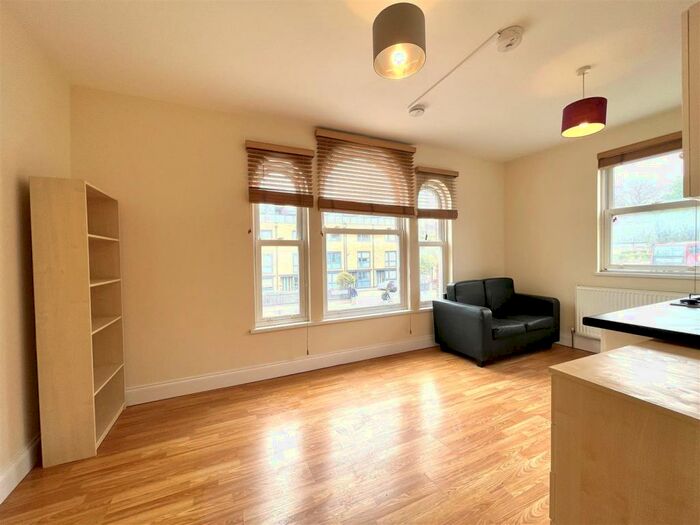 Studio To Rent In Tottenham Lane, Crouch End, N8