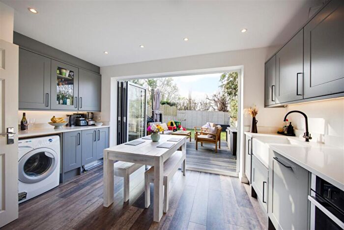 4 Bedroom Terraced House For Sale In Hamond Close, South Croydon, CR2