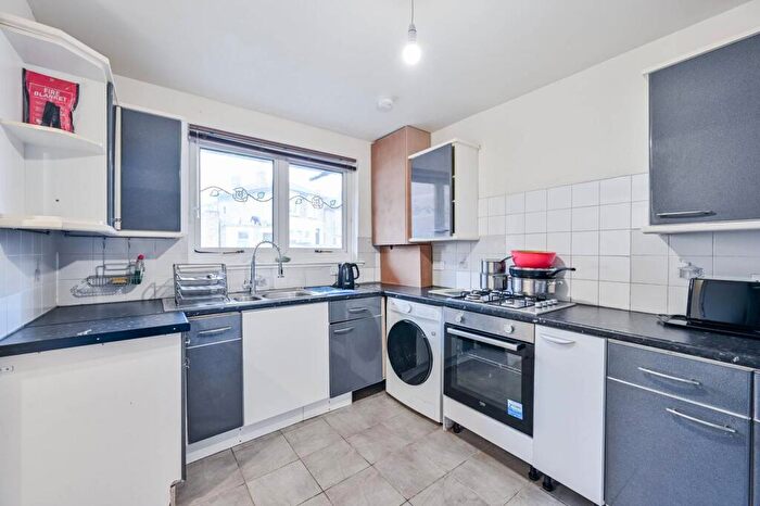 2 Bedroom Maisonette To Rent In Eglinton Road, Woolwich, London, SE18
