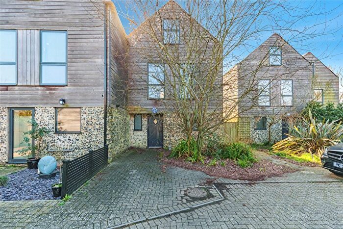 4 Bedroom Semi Detached House For Sale In Fulbeck Avenue, Worthing, West Sussex, BN13