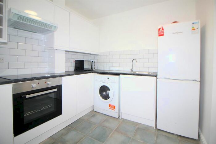 1 Bedroom Flat To Rent In Trinity Lane, Cheshunt, Waltham Cross EN8