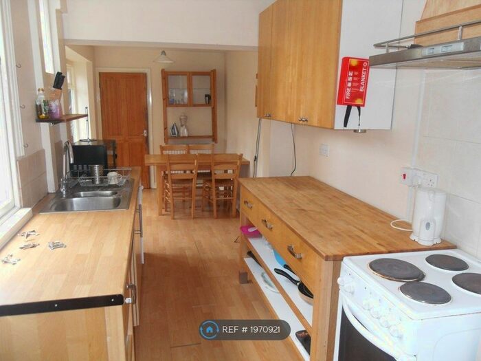 4 Bedroom Terraced House To Rent In Hartoft Street, York, YO10