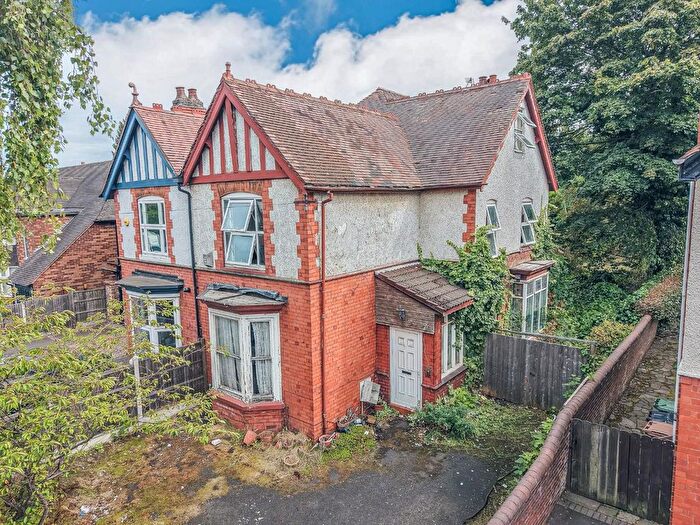 5 Bedroom Semi Detached House For Sale In Lichfield Road, Bloxwich, Walsall, WS3