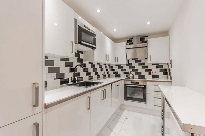 2 Bedroom Flat To Rent In Bridgewater Square, Barbican, London, EC2Y