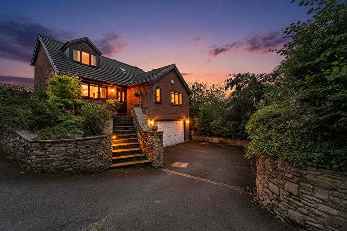 4 Bedroom Detached House For Sale In The Beeches, Joel Lane, Gee Cross, Hyde, SK14