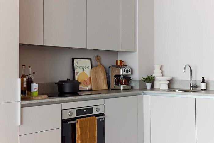 2 Bedroom Apartment To Rent In Pitsford Street, Birmingham, B18
