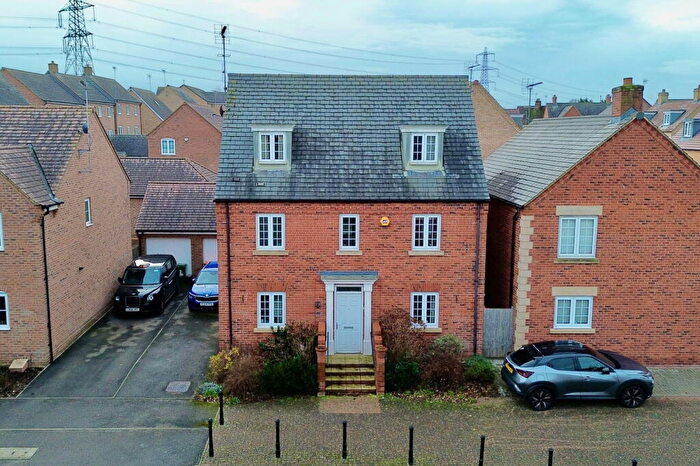 5 Bedroom Detached House For Sale In Plover Road, Leighton Buzzard, LU7