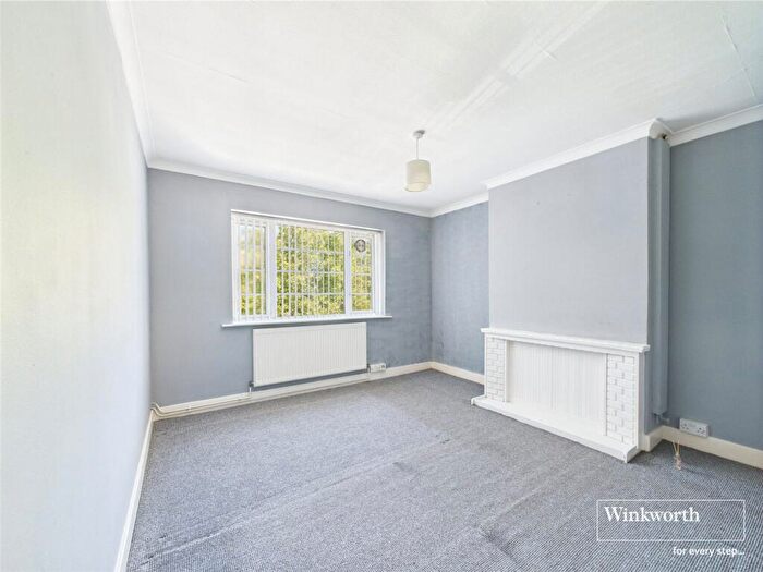 2 Bedroom Apartment To Rent In Beverley Drive, Edgware, HA8