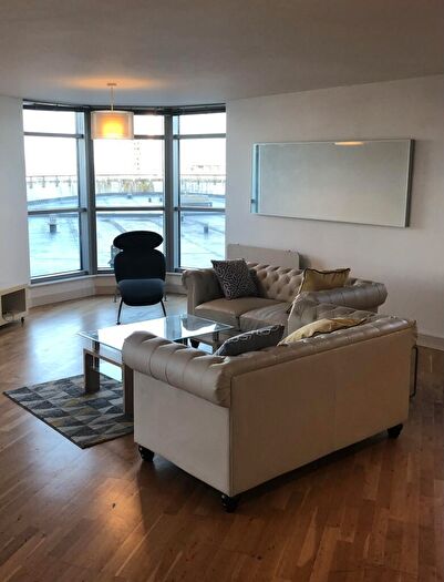 3 Bedroom Flat To Rent In Penthouse, Bute Terrace, Cardiff, CF10