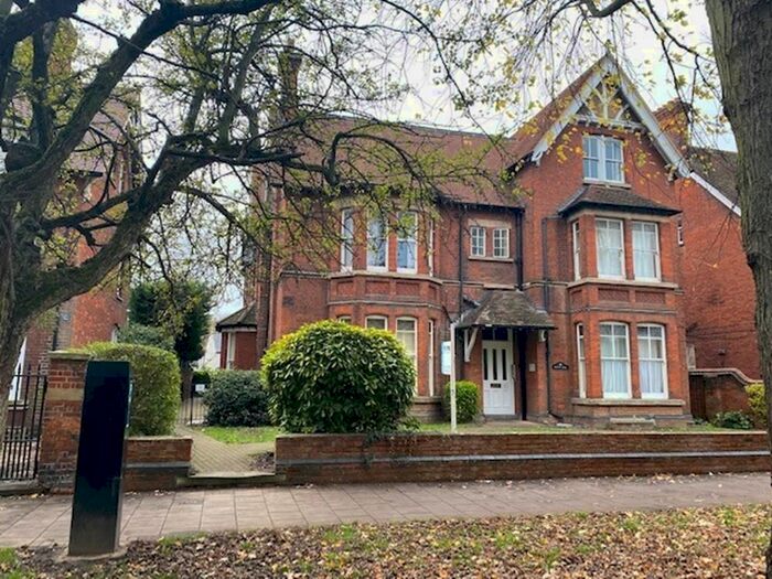 2 Bedroom Property To Rent In Flat De Parys Avenue, Bedford, MK40