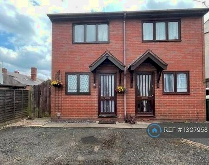 2 Bedroom Semi-Detached House To Rent In Lye, Lye, Stourbridge, DY9