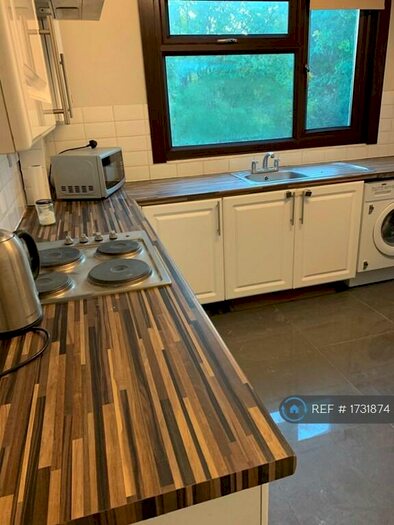 2 Bedroom Flat To Rent In Mundon Gardens, Essex, IG1