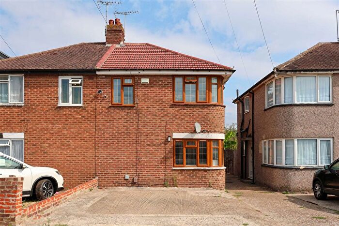 3 Bedroom Semi-Detached House For Sale In Chaucer Avenue, Hayes, UB4