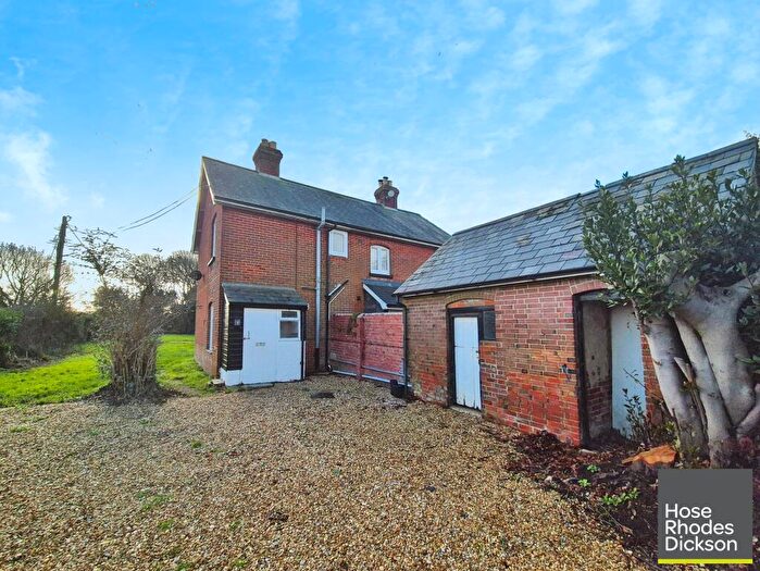 3 Bedroom Semi-Detached House To Rent In Merstone Lane, Rookley, PO38