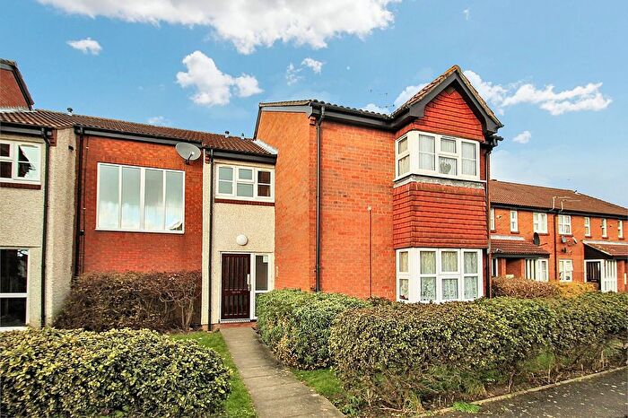 Studio To Rent In Clarkes Drive, Uxbridge, UB8