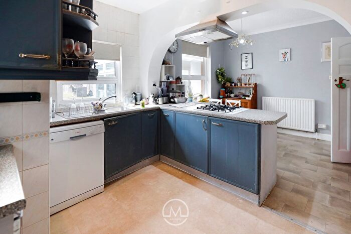 5 Bedroom Semi-detached House To Rent In Elmcroft Crescent, North Harrow, HA2