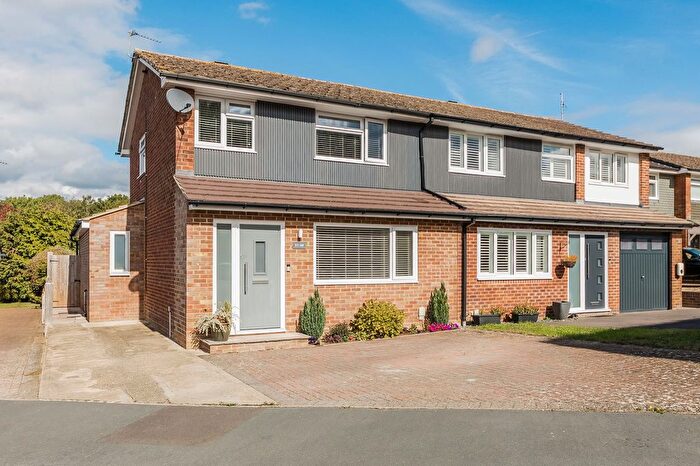 3 Bedroom Semi-detached House For Sale In Laurel Drive, Southmoor, OX13
