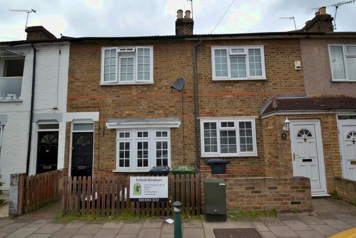 3 Bedroom Terraced House To Rent In Queens Road, Waltham Cross, Hertfordshire, EN8