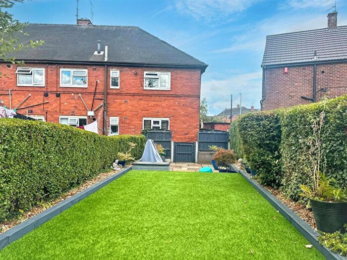 2 Bedroom Flat For Sale In Tawney Crescent, Weston Coyney, Staffordshire, ST3