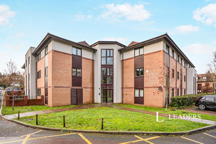 2 Bedroom Flat To Rent In Wickham Road, PO16