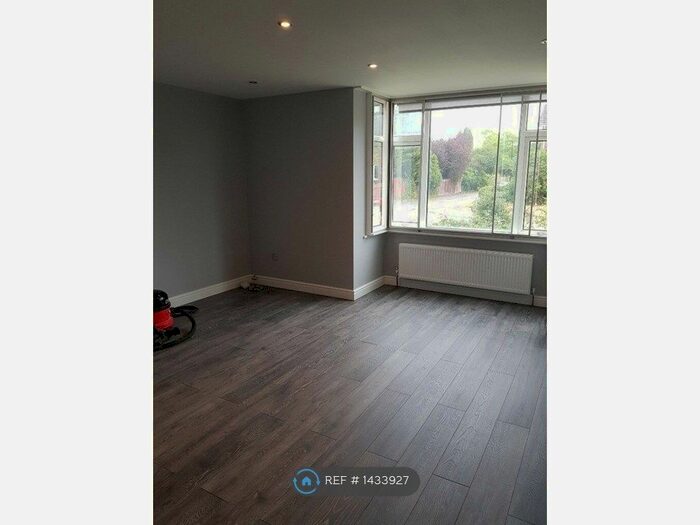 2 Bedroom End Of Terrace House To Rent In Pevensey Close, London, TW7